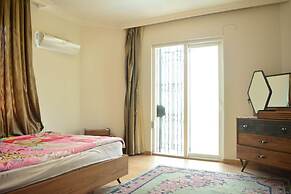 Kemer Monnaroza Villa