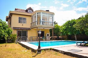 Kemer Monnaroza Villa
