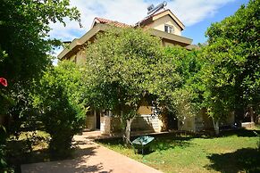 Kemer Monnaroza Villa