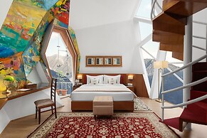 Tree of Life Eila Art Hotel