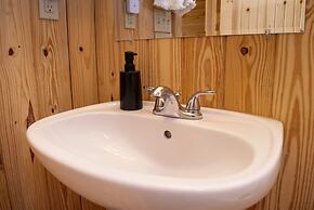 Innsbrook Cabin 4 Bedroom Cabin by RedAwning