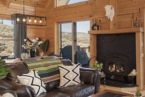 Innsbrook Cabin 4 Bedroom Cabin by RedAwning