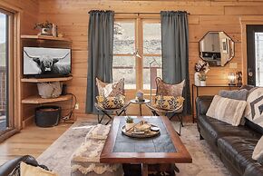 Innsbrook Cabin 4 Bedroom Cabin by RedAwning