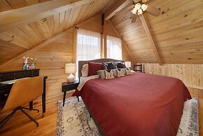 Innsbrook Cabin 4 Bedroom Cabin by RedAwning