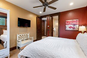 The Timber Lodge 957 7 Bedroom Home by RedAwning