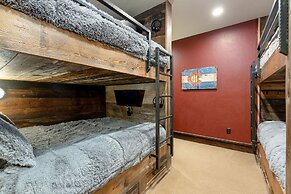 The Timber Lodge 957 7 Bedroom Home by RedAwning