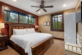 The Timber Lodge 957 7 Bedroom Home by RedAwning
