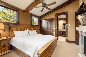 The Timber Lodge 957 7 Bedroom Home by RedAwning