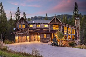 The Timber Lodge 957 7 Bedroom Home by RedAwning