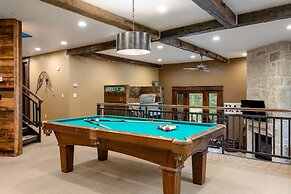 The Timber Lodge 957 7 Bedroom Home by RedAwning