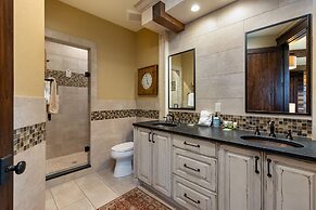 The Timber Lodge 957 7 Bedroom Home by RedAwning