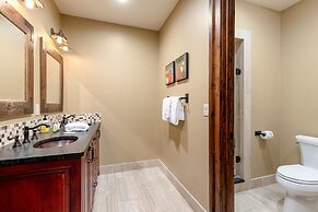 The Timber Lodge 957 7 Bedroom Home by RedAwning