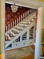 Elsa's Inn on the Harbor