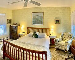 Elsa's Inn on the Harbor