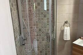Flat - Sleeps 2 - Parking - Patio