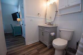 Renovated 2 Br Sleeps 5 With Free Guest Passes