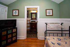 16 Fairway Club Dr Nature's Nook