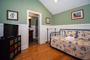 16 Fairway Club Dr Nature's Nook