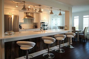 141 Capt John Fripp Villa