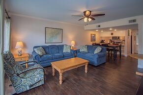 Two-story Condo With Private Deck, Wifi and Courtyard Pool Access