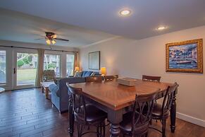 Two-story Condo With Private Deck, Wifi and Courtyard Pool Access