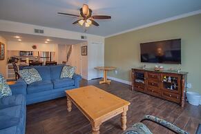 Two-story Condo With Private Deck, Wifi and Courtyard Pool Access