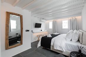 She Mykonos- Luxury Apartments