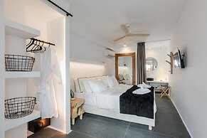 She Mykonos- Luxury Apartments