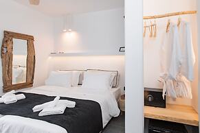 She Mykonos- Luxury Apartments