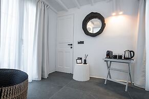 She Mykonos- Luxury Apartments