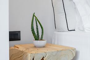 She Mykonos- Luxury Apartments