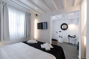 She Mykonos- Luxury Apartments