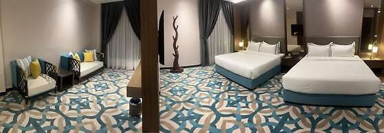 CHRISTEE SUITES HOTEL