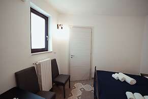 Villino Tortorelli con parcheggio