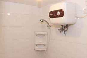 Nice And Comfy 2Br At Bassura City Apartment