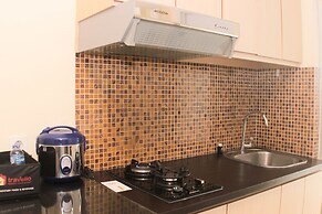 Nice And Comfy 2Br At Bassura City Apartment