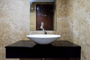 Serene Exclusive Modern Studio Apartment At Grand Sungkono Lagoon