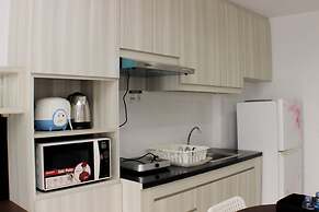 Warm And Cozy Studio At Azalea Suites Apartment