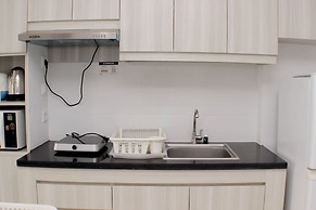 Warm And Cozy Studio At Azalea Suites Apartment