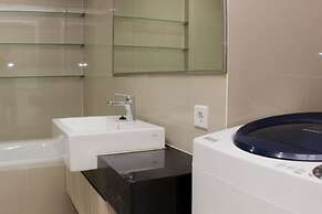 Warm And Cozy Studio At Azalea Suites Apartment