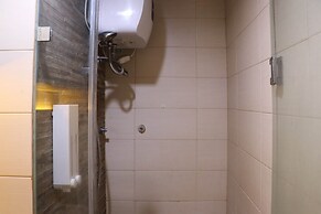 Comfort Studio At Sky Terrace Apartment