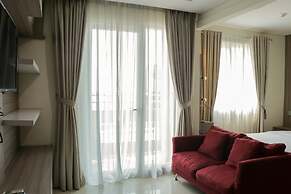 Comfort Studio At Sky Terrace Apartment