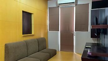 Comfort And Minimalist 2Br At Maple Park Sunter Apartment