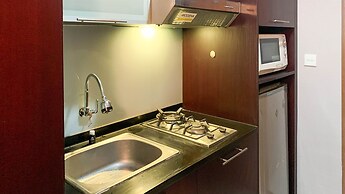 Comfort And Minimalist 2Br At Maple Park Sunter Apartment