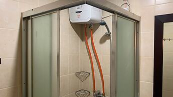 Comfort And Minimalist 2Br At Maple Park Sunter Apartment