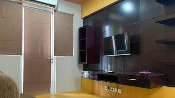 Comfort And Minimalist 2Br At Maple Park Sunter Apartment