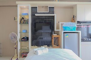 Nice And Fancy Studio At Green Pramuka City Apartment