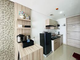 Deluxe Studio Room At Dago Suites Apartment