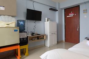 Nice And Strategic Studio Kebagusan City Apartment