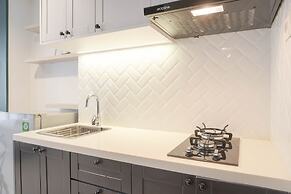 Cozy Stay And Spacious Studio At West Vista Apartment